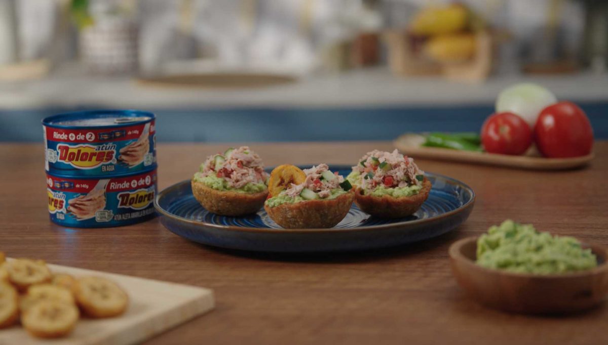 Canastitas de plátano rellenas de Atún y guacamole